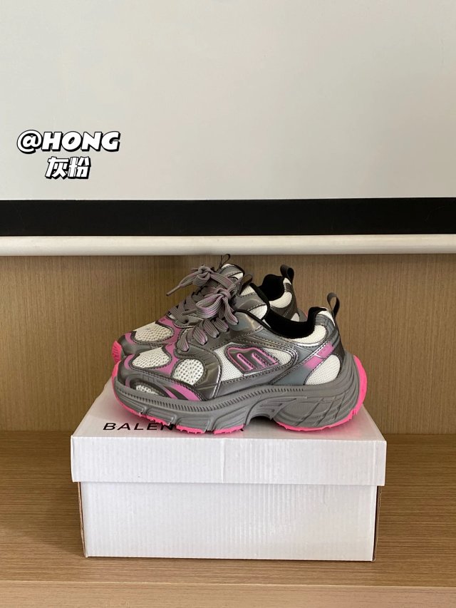 Balenciaga children's shoes: seller detail photo 12