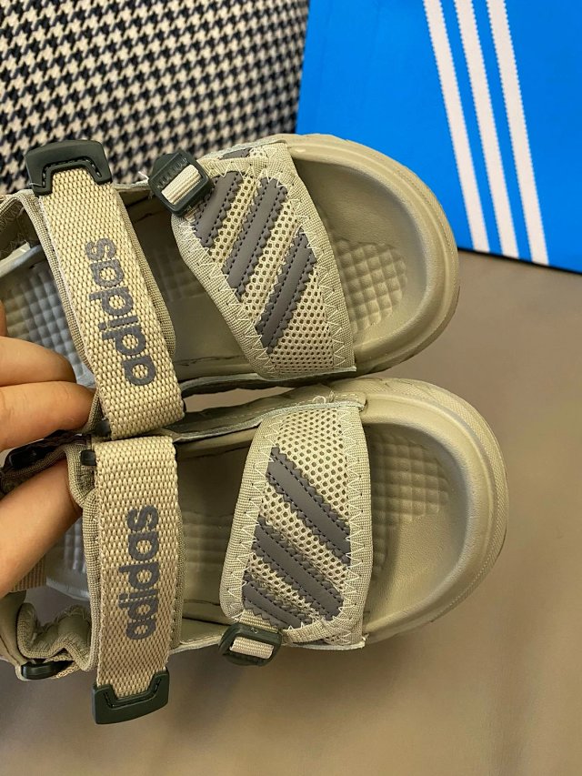 Adidas Children's Slippers Shoes: seller detail photo 9