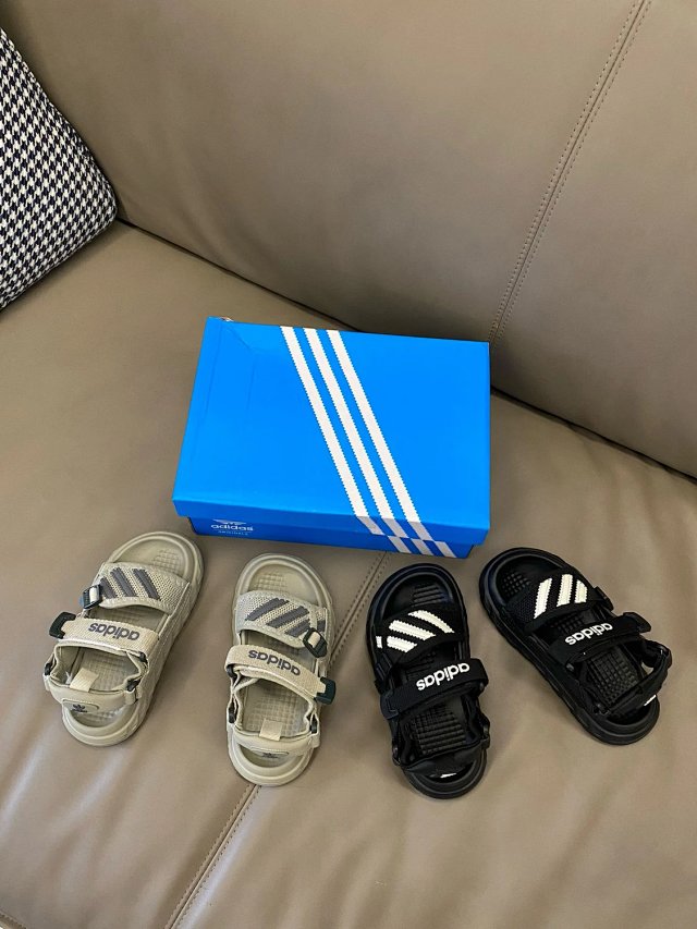 Adidas Children's Slippers Shoes: seller detail photo 7