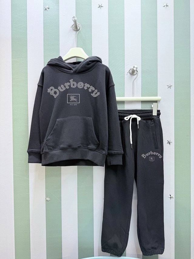 Burberry Children‘s Set: seller detail photo 1