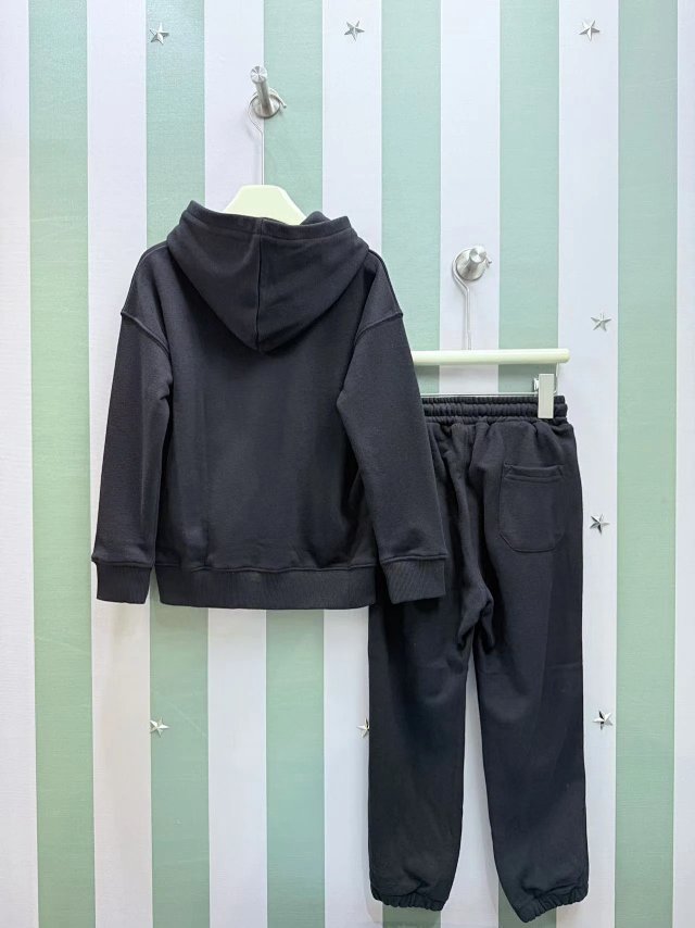 Burberry Children‘s Set: seller detail photo 2