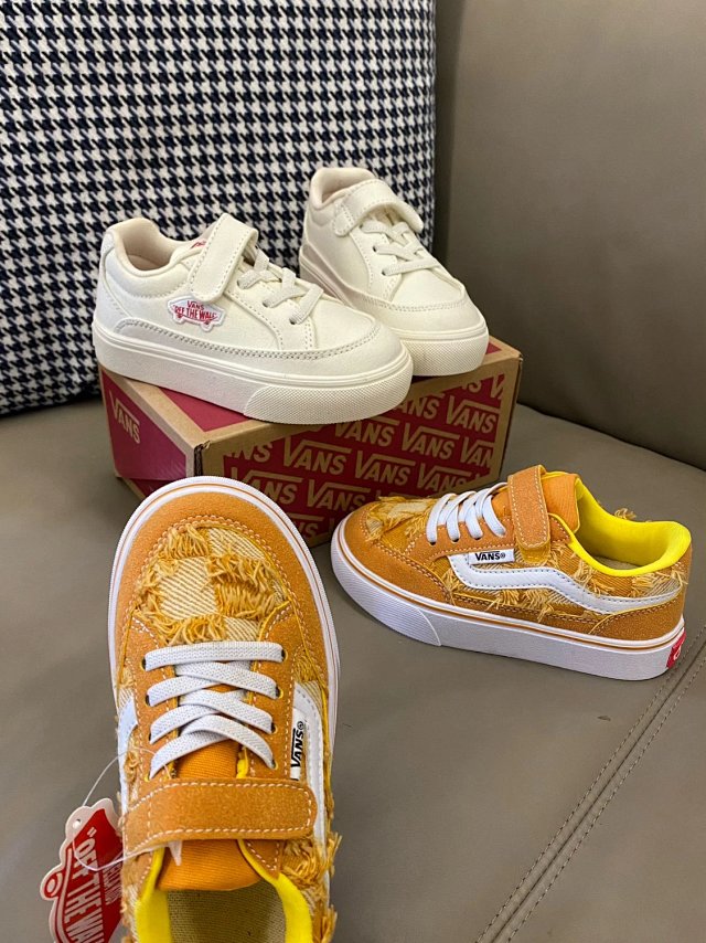 Vans Children's Shoes: seller detail photo 3