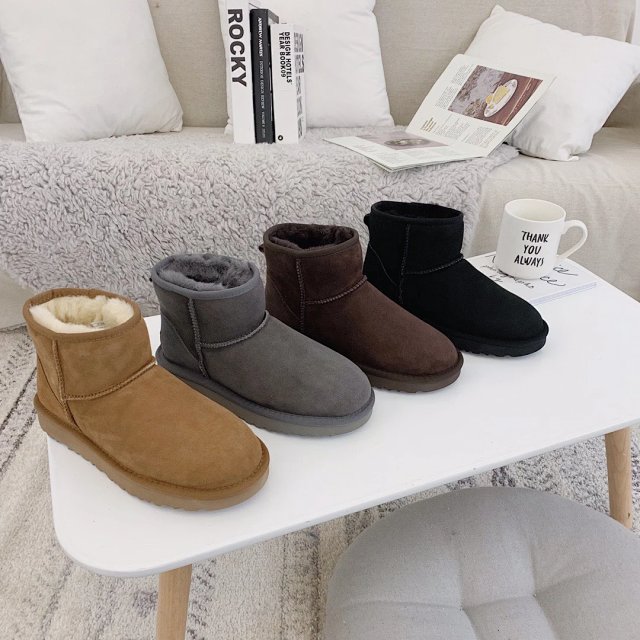 UGG Children's snow boots: seller detail photo 5