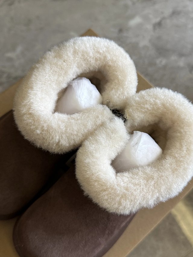 UGG Children's snow boots: seller detail photo 7