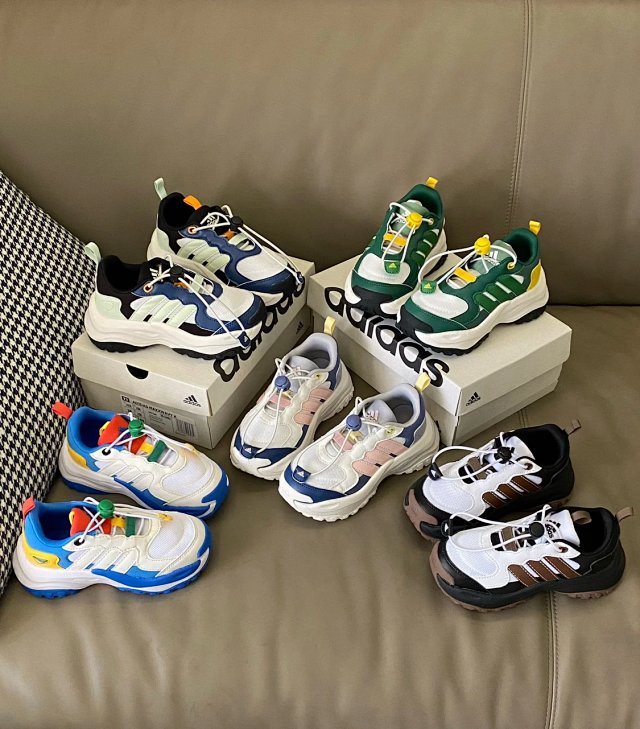 Adidas Children's Shoes: seller detail photo 9