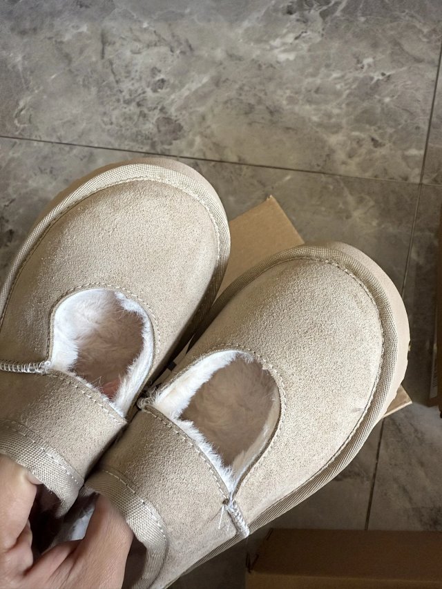 UGG Children's snow boots: seller detail photo 8