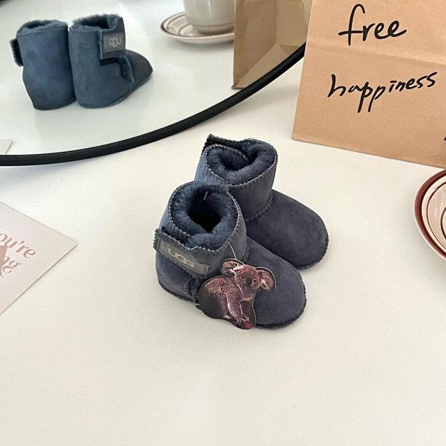 UGG Children's snow boots: seller detail photo 12