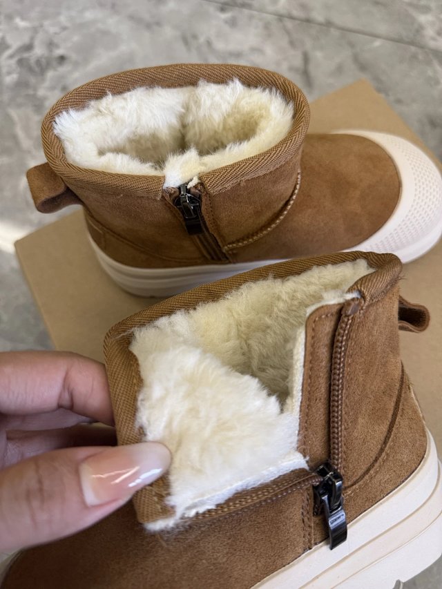 UGG Children's snow boots: seller detail photo 14