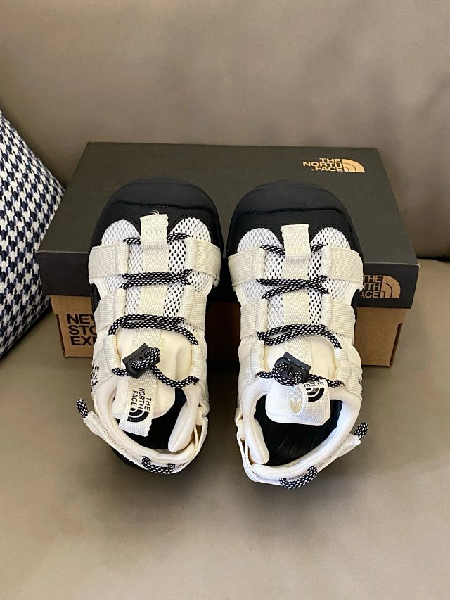 The North face children's Slippers shoes: seller detail photo 6