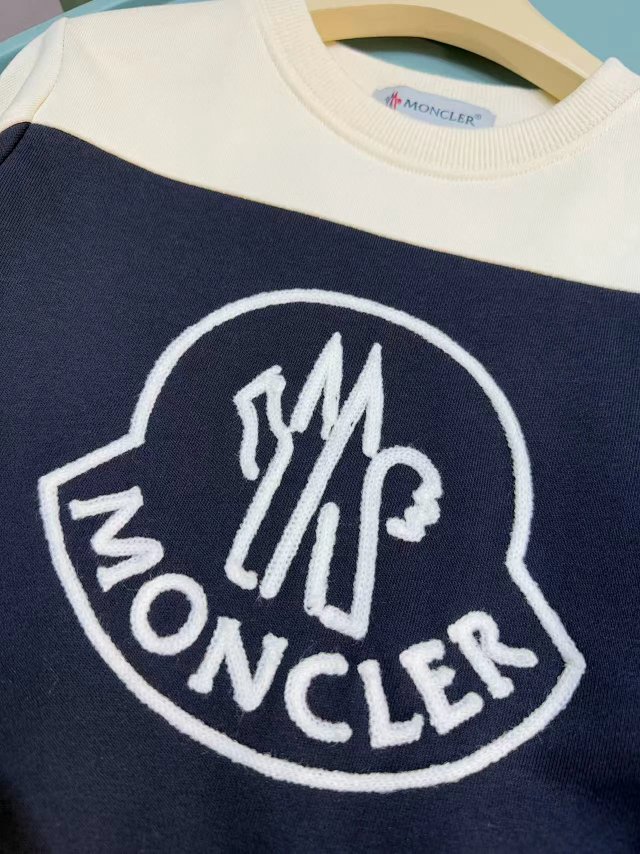 Moncler Children’s Set: seller detail photo 7