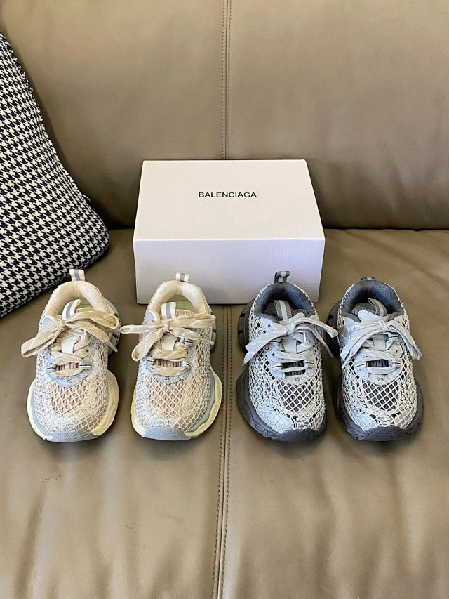 Balenciaga 3XL children's shoes: seller detail photo 8