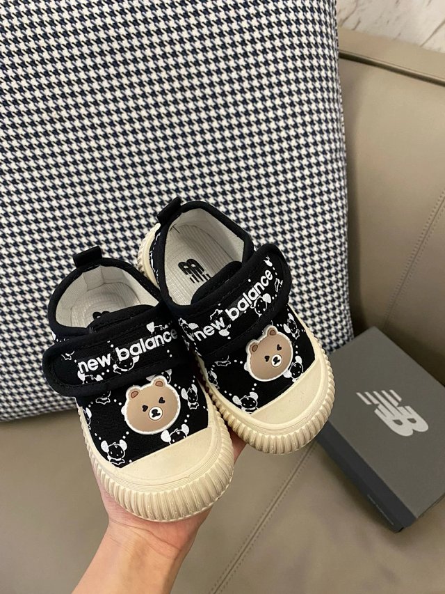 New Balance children's Shoes: seller detail photo 4