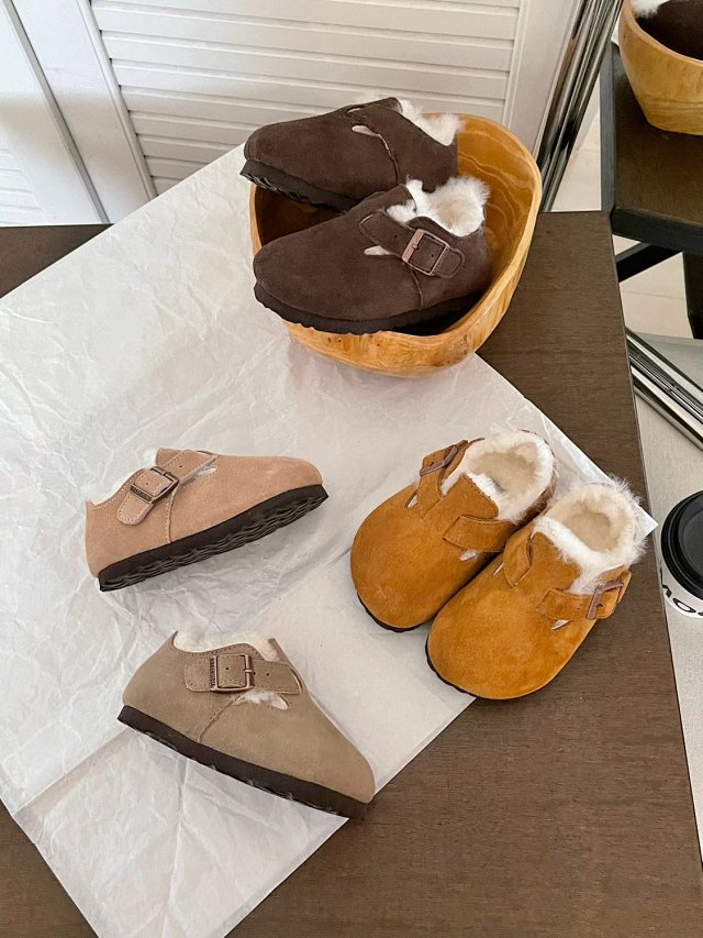 UGG Children's snow boots: seller detail photo 2