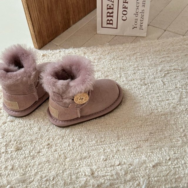 UGG Children's snow boots: seller detail photo 13
