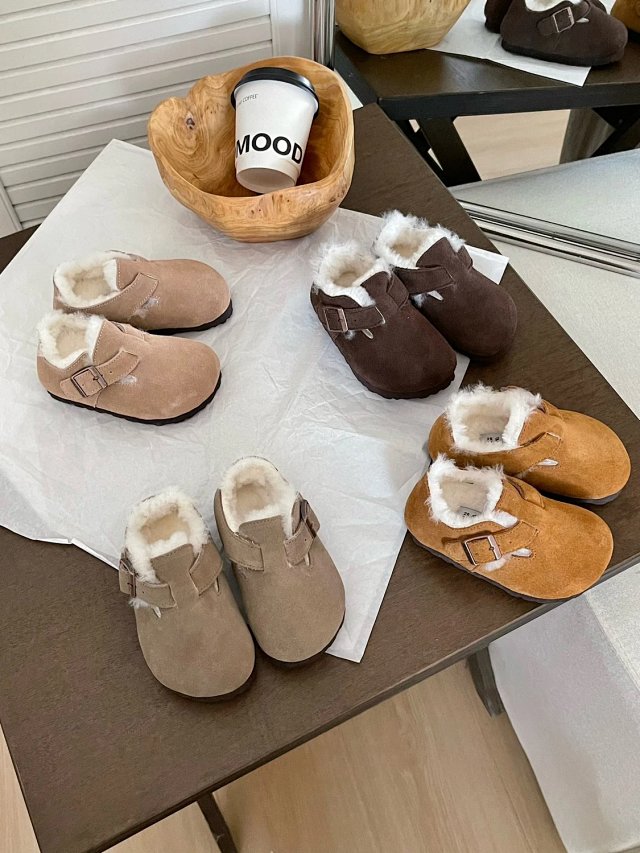 UGG Children's snow boots: seller detail photo 1