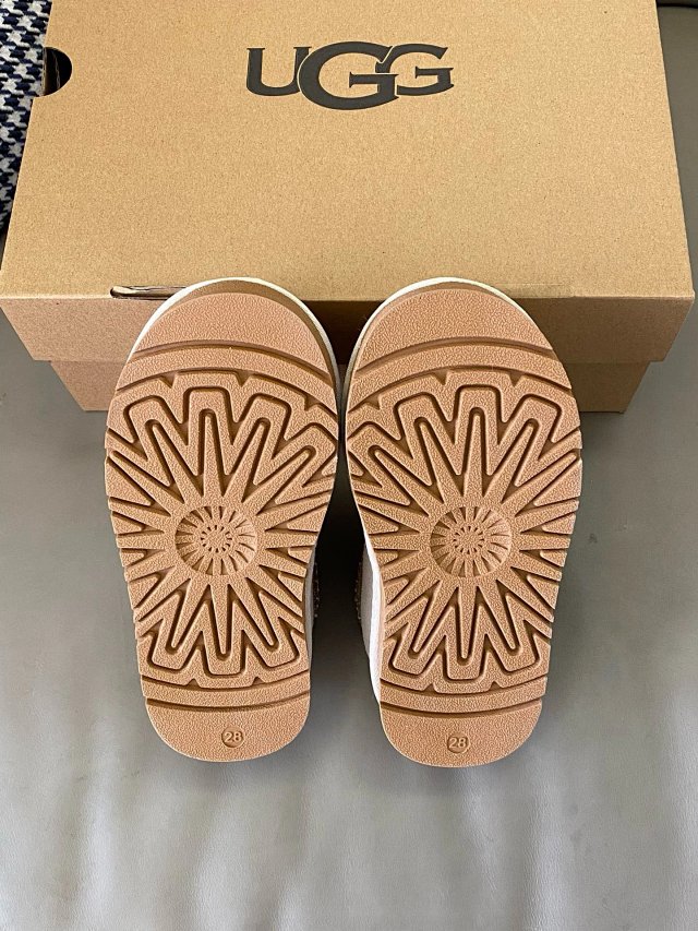 UGG Children's snow boots: seller detail photo 12