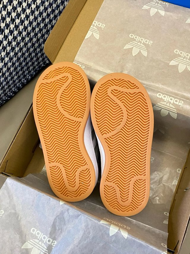 Adidas Children's Shoes: seller detail photo 11