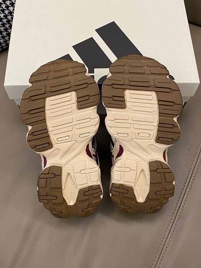 Adidas Children's Shoes: seller detail photo 10