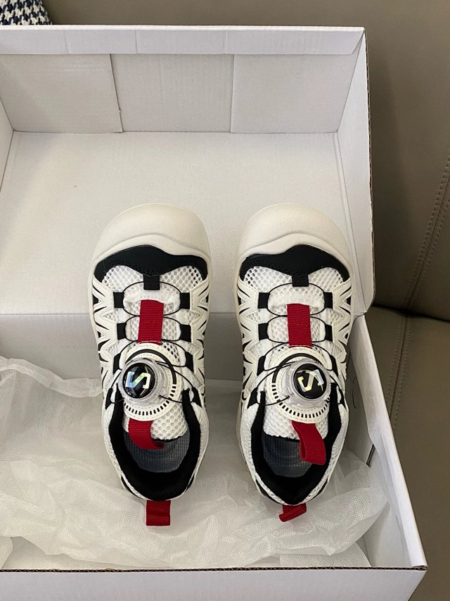 Salomon Children's Shoes: seller detail photo 3