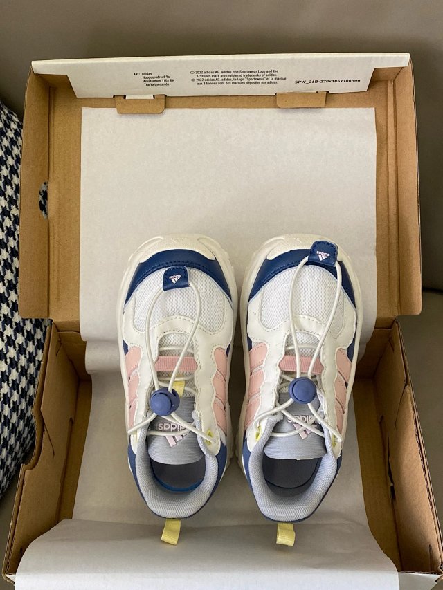 Adidas Children's Shoes: seller detail photo 4