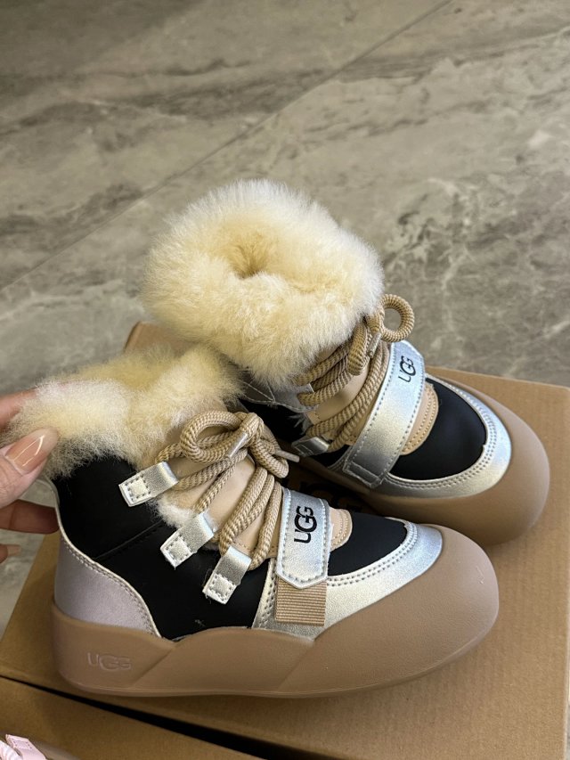 UGG Children's snow boots: seller detail photo 5