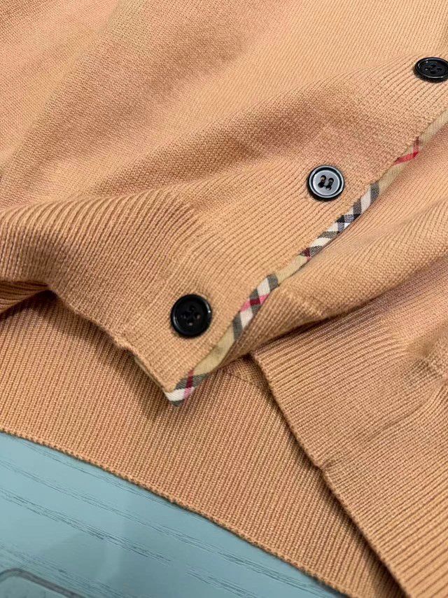 Burberry Children's Hoodie: seller detail photo 9