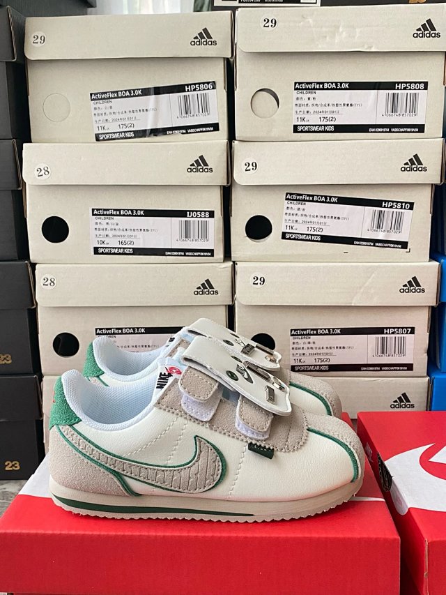 Nike Cortez children's Shoes: seller detail photo 13