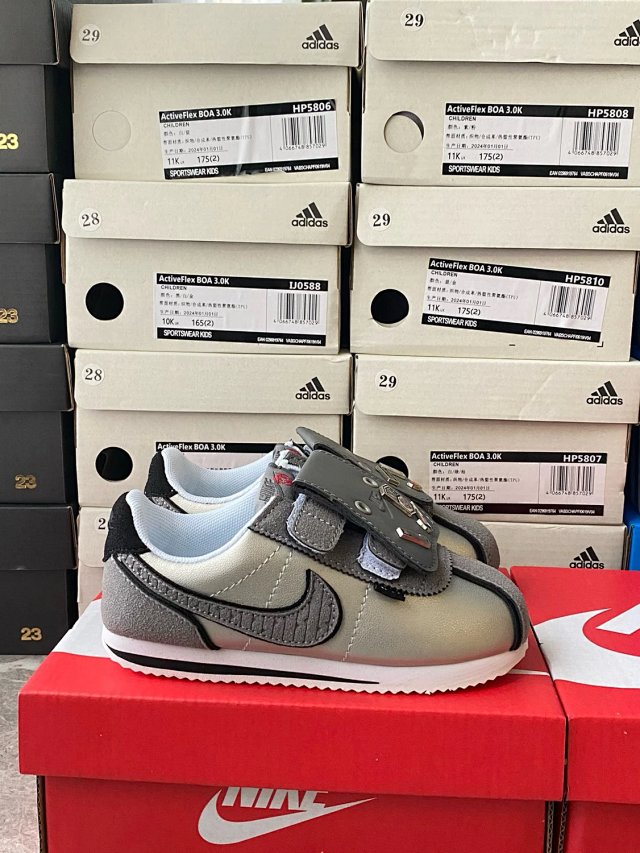 Nike Cortez children's Shoes: seller detail photo 14