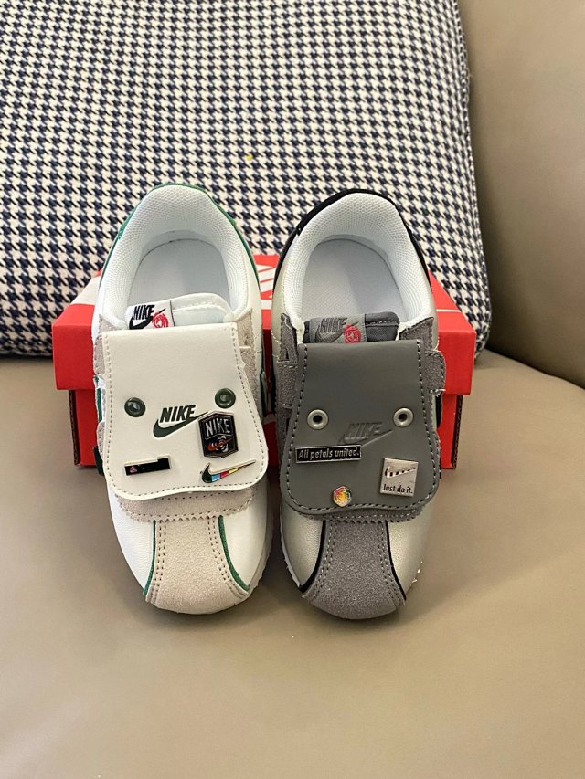 Nike Cortez children's Shoes: seller detail photo 5
