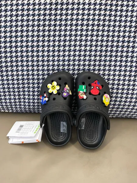 Crocs Classic Clog Pink Sandals - 10