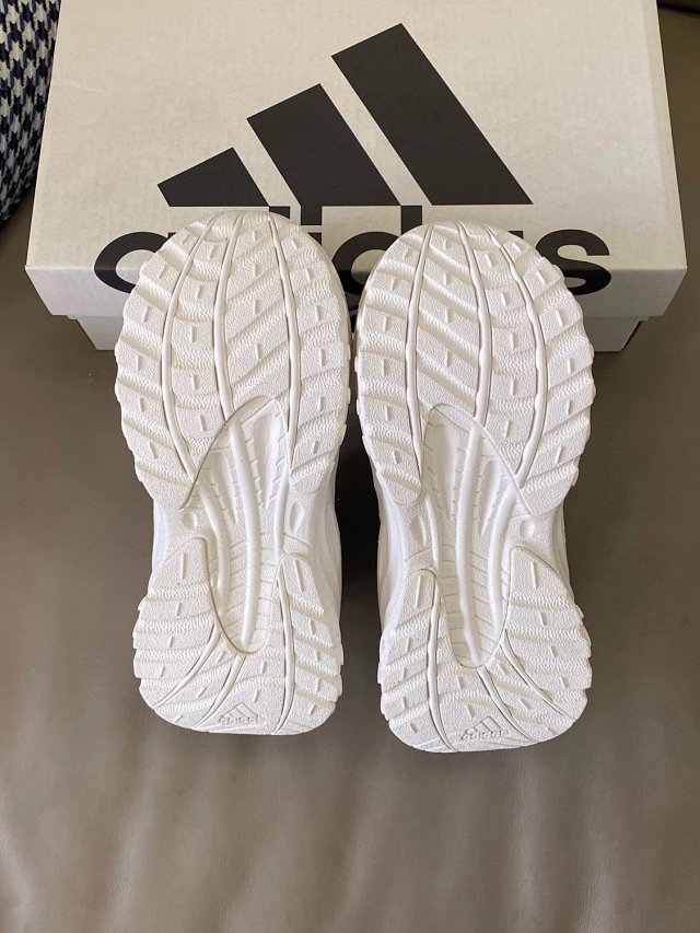 Adidas Children's Shoes: seller detail photo 11