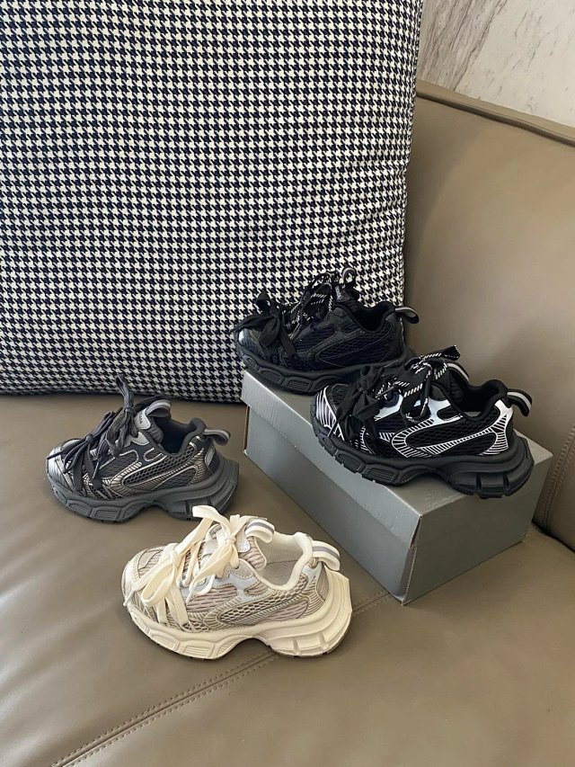 Balenciaga children's shoes: seller detail photo 4