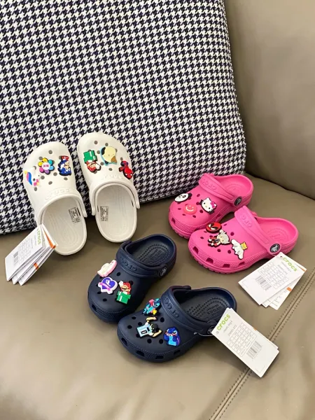 Crocs Classic Clog Pink Sandals - 13