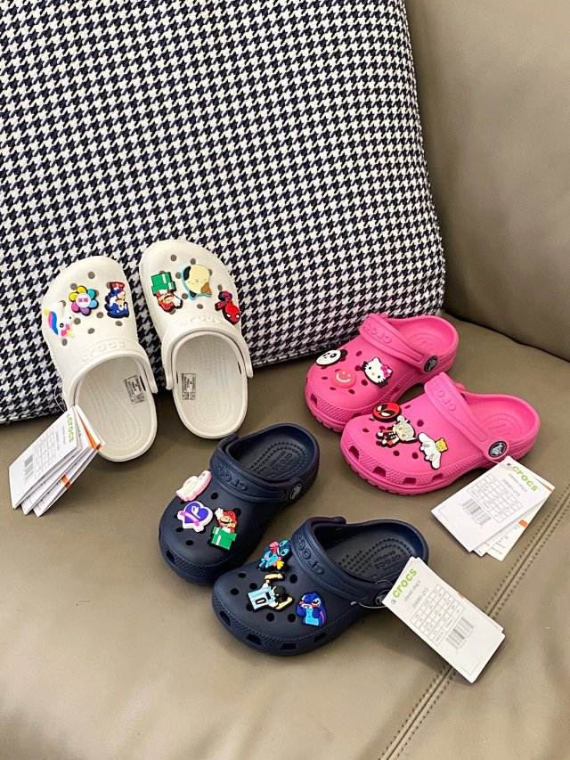 Crocs Children's Slippers Shoes: seller detail photo 12