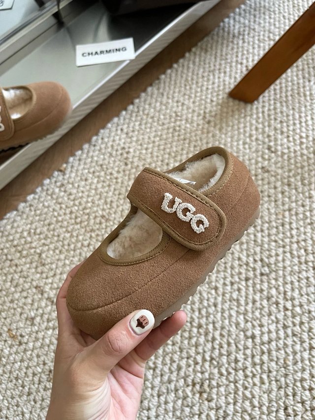 UGG Children's Slippers Shoes: seller detail photo 6
