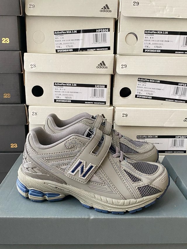 New Balance 1906 children's Shoes: seller detail photo 13
