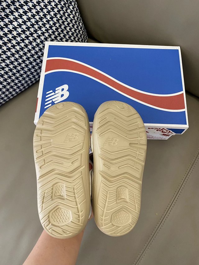 New Balance children's Slippers Shoes: seller detail photo 11