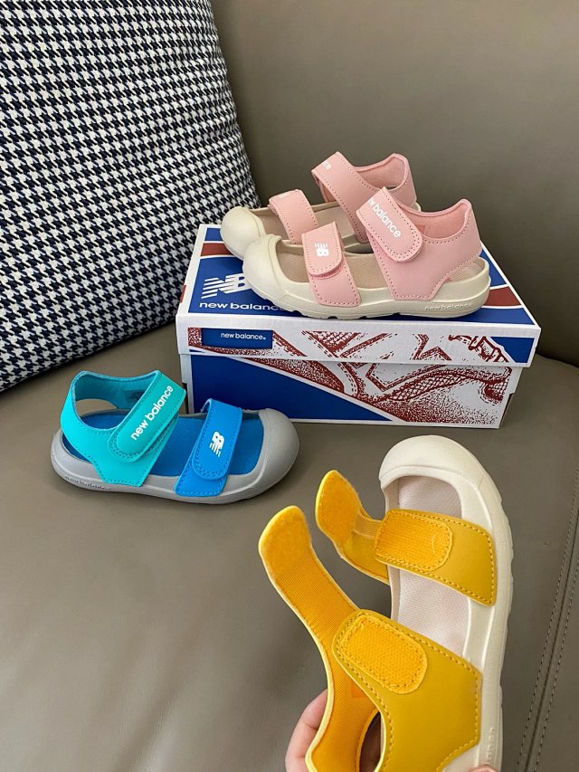 New Balance children's Slippers Shoes: seller detail photo 5