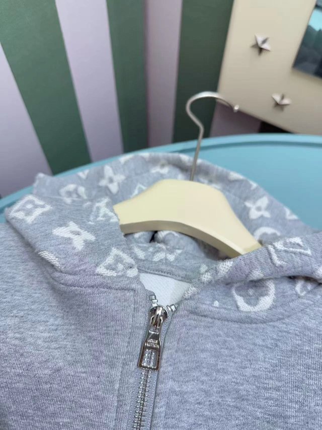 LV Louis Vuitton Children's Set: seller detail photo 5