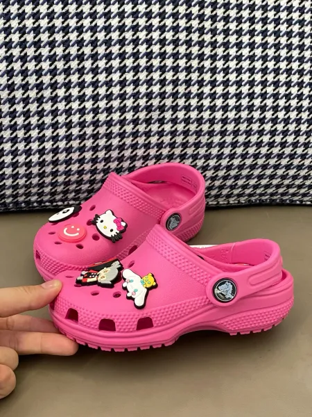 Crocs Classic Clog Pink Sandals - 11