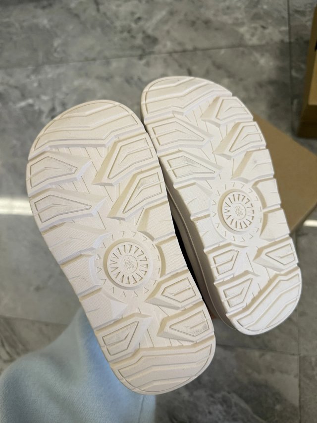 UGG Children's snow boots: seller detail photo 13
