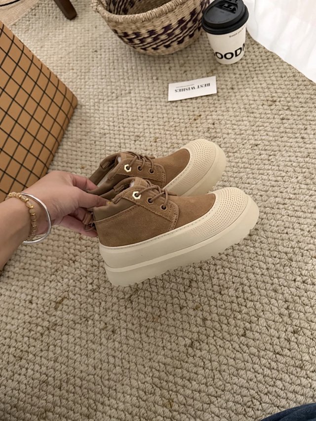 UGG Children's snow boots: seller detail photo 13