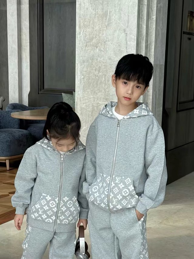 LV Louis Vuitton Children's Set: seller detail photo 11