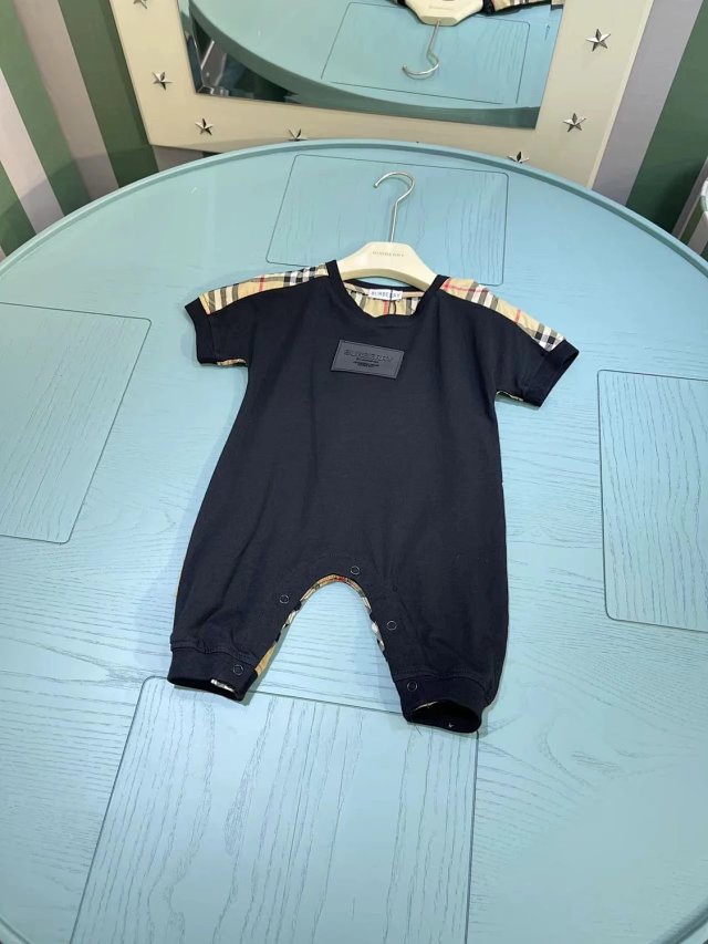 Burberry children's jumpsuit: seller detail photo 3