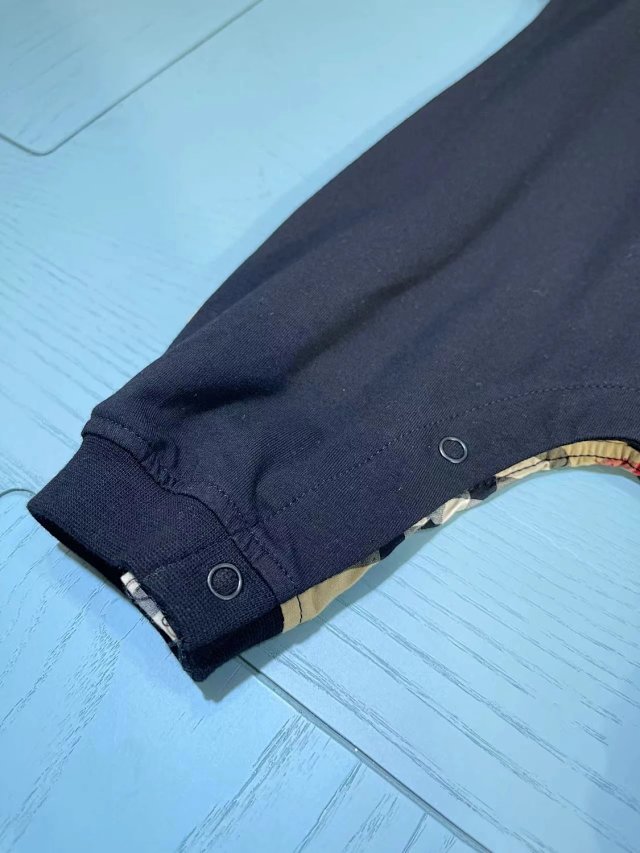 Burberry children's jumpsuit: seller detail photo 9