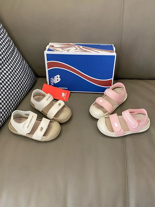 New Balance children's Slippers Shoes: seller detail photo 4