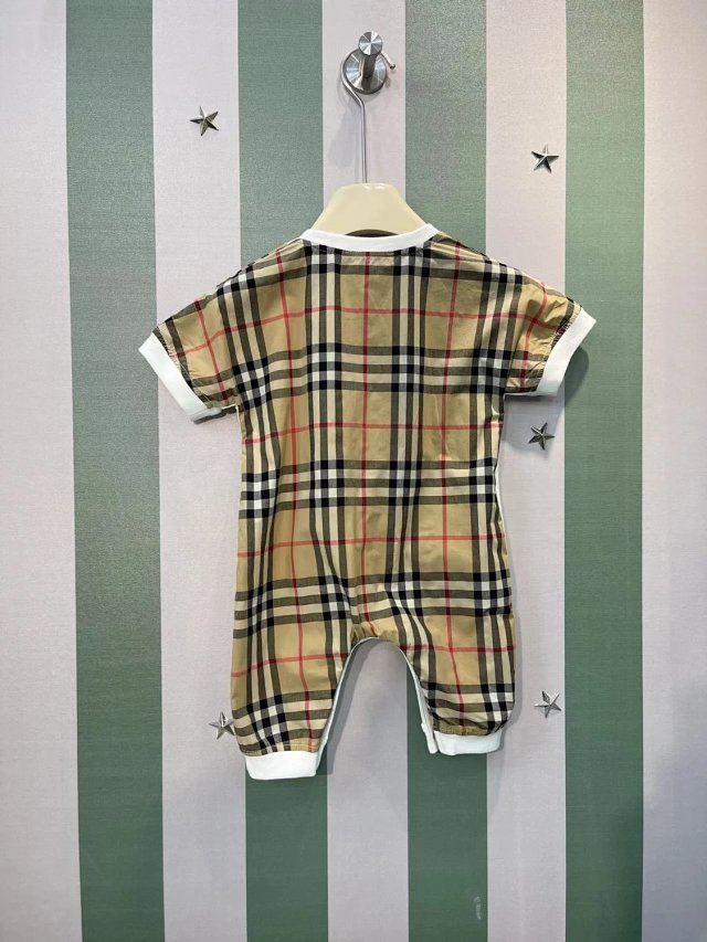 Burberry children's jumpsuit: seller detail photo 14