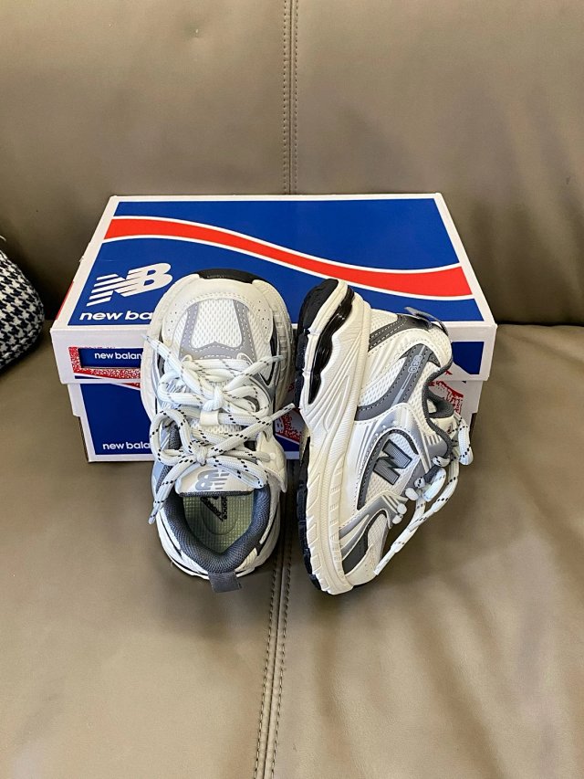 New Balance 530 children's Shoes: seller detail photo 6