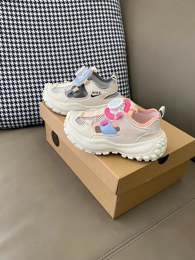 Nike Children's Slippers Shoes: seller detail photo 5