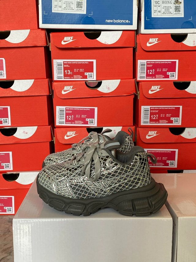 Balenciaga 3XL children's shoes: seller detail photo 14